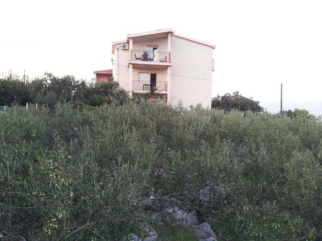 Apartments Jelica Слатине Екстер'єр фото